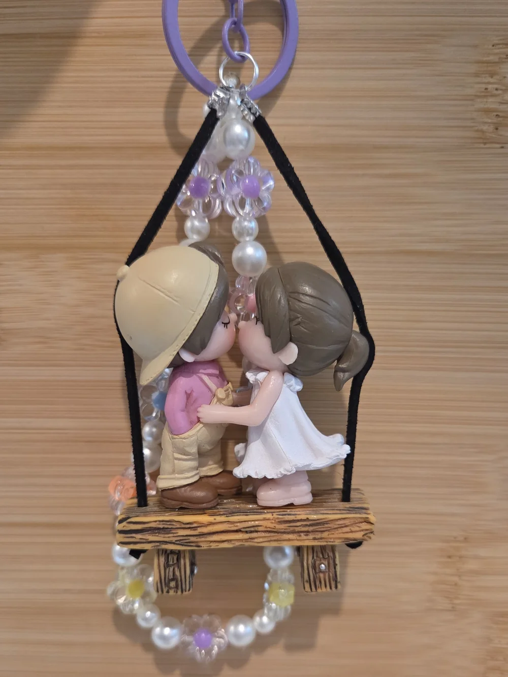 🎀 Boutique Sweetheart Kissing Couple Keychain Bag Charm Luxury Beaded Accent